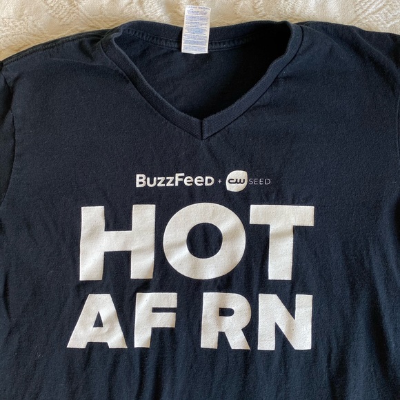 Like-New Buzzfeed Hot AF RN Funny Quote T-Shirt - Picture 2 of 5